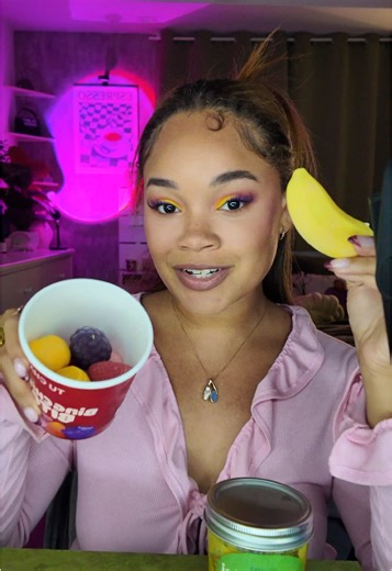 Deliciously Crunchy Fruit Ice Cream Bites from Tu Cha