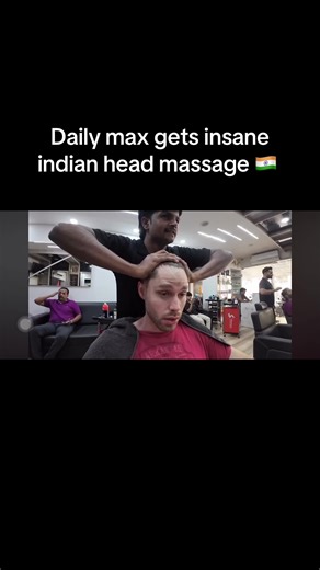 Insane head massage sends max to another universe 🇮🇳 #travel #travelblogger #massage #asmr