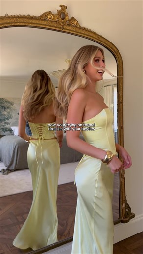 This is your sign to try formal dresses on with your besties✨🫶🏽 Tag your bestie below💗 #hellomolly #formal #formaldress #prom #promdress