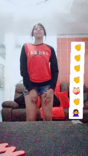 lizelleperiasamy (@lizelleperiasamy)’s videos with WOAH remix - vickycabello2