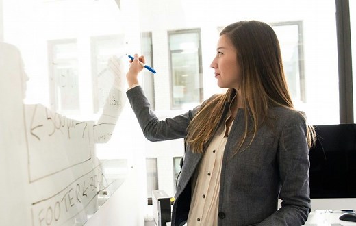 Fonction publique : tout savoir sur les 3 statuts et leurs avantages