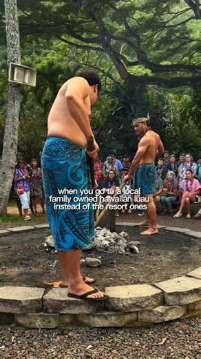 @toaluau felt like a family function! legit one of the best luaus on the island! We got the silver package which included admission into the Waimea Valley Botanical Gardens, luau buffet, and (1) drink! It was def the highlight of our trip! #hawaii #luau #hawaiianfood #polynesian | Miso Hungry