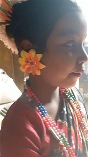 A beautiful earing made of paper #diy #homemadepapercraft #earrings #papercraft#viral @gitanjali864