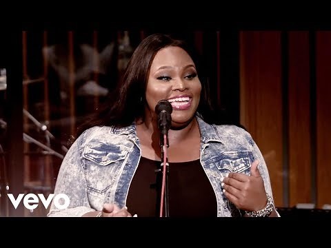 Tasha Cobbs - Put A Praise On It (Live)