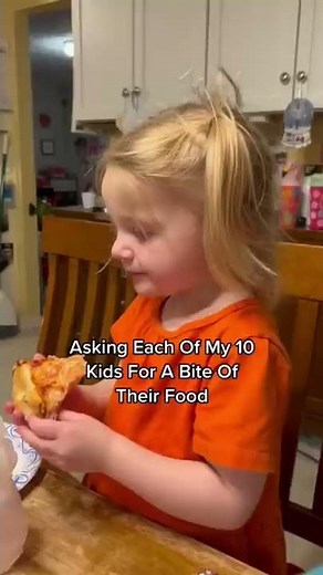 10 Kids…Who Will Share With Mom?! 🤔😂🤣 #shorts