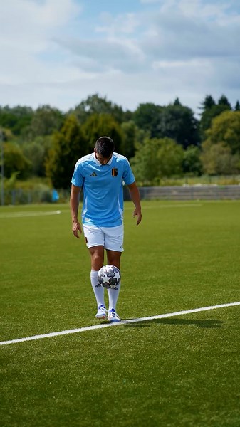 Ball Juggling Patterns with More Dynamic Directional Movements – Soccer