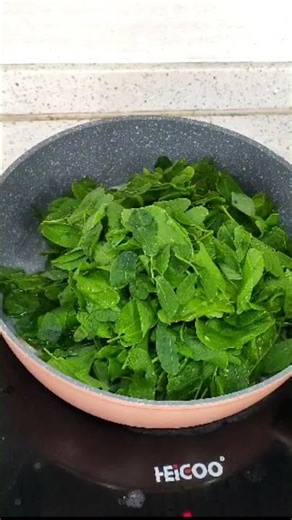 တောကုက္ကိုရွက်ကြော်/Young rain tree Leaves stir-fry/ေတာကုကၠိဳ႐ြက္ေၾကာ္