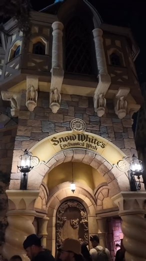 Snow White’s Enchanted Wish Disneyland Resort - October 2025 • #Disneyland #Disneyland70th #DisneyParks | Wdwkevin