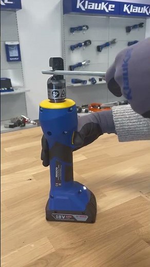 Klauke's Battery-Powered Hydraulic Bolt Cutters