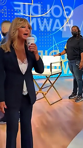 501K views · 13K reactions | She’s back — and glowing more than ever!  Goldie Hawn brings her trademark joy and radiant energy to a TV appearance that’s winning hearts everywhere. The audience couldn’t stop smiling — and neither could we!  #GoldieHawn #HollywoodLegend #TVShow #CelebrityNews #IconicActress #PositiveEnergy #TimelessBeauty #EntertainmentNews #Inspiration #FeelGoodVibes | Hollywood Buzz | Facebook