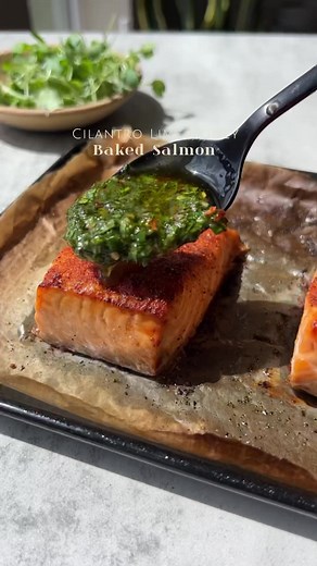 A delicious dinner to impress Mom on Mother's Day: Honey Cilantro Lime Salmon 🌿🍣 This mouthwatering dinner, ready in just 20 minutes, features seasoned and baked salmon with a tangy cilantro lime sauce @somethingnutritious 🧡 Ingredients: Salmon fillets Spices: paprika, garlic powder, salt, and pepper Olive oil Cilantro Fresh lime juice Honey Garlic Red pepper flakes #Recipes #salmon #motherday #recipeideas #protein #easyrecipes