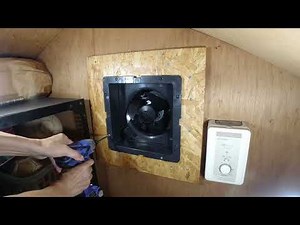 屋根裏排気ファン交換