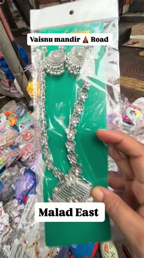 Festival collection lehenga choli with set all types collation cheapest market all sessions market 😱🔥 Malad East daftari road vaishnavi mandir 🛕 ke pass #viralvideos #viralreels #reelkarofeelkaro #reelsinstagram #reelindia #videoexplore #trendingreels #trending #instagood #festivalseason #navratrilehenga #maladeast#nilofarsmvlogs | Nilofar Makrani