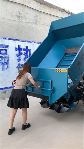 A multi-functional manure spreader that can also be used as a tricycle. #manure spreader #automatic