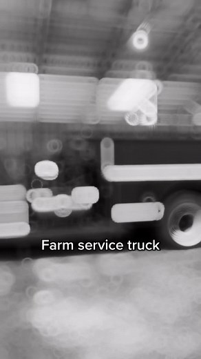 Let’s go viral with this one!! Our farm service truck is a old firetruck.. #CapCut #farming #farmtok #fyp #viral #caseih #johndeere