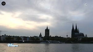 57K views · 903 reactions | Randale auf dem Parkplatz: Ein Mann behauptet, dass er bestohlen wurde! Von einem Mann, der im Bus sitzt... #watch #AufStreife | Auf Streife | Facebook