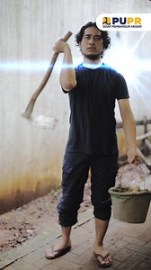 1.6K views · 75 reactions | Penggunaan Alat Pelindung Diri (APD) wajib diterapkan oleh para pekerja konstruksi untuk keselamatan bekerja. Di samping pemenuhan target penyelesaian pekerjaan, keselamatan kerja sangat penting untuk memperoleh hasil pekerjaan yang optimal. Seperti apa penerapannya? Simak melalui video berikut ya, #SahabatPUPR! #SigapMembangunNegeri | Kementerian Pekerjaan Umum RI | Facebook