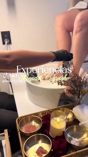 Un lugar donde cada detalle es para ti 💆🏻‍♀️✨ Manos, pies, faciales y masajes que se sienten… y se notan. Bienvenidos a la experiencia Bendito Capricho 🤍 #benditocaprichoclinique #tecamac #spatime