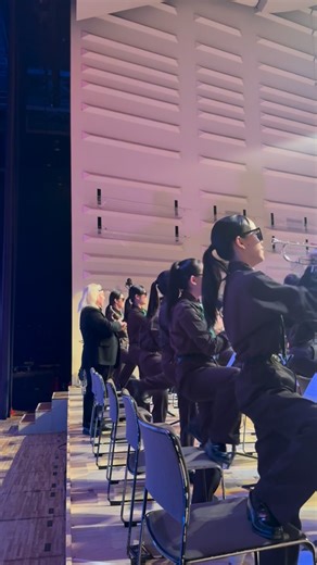 Eric Miyashiro Staff on Instagram: "✨ 浜松修学舎中学校・高等学校吹奏楽部 第15回定期演奏会✨ 昨日、浜松修学舎中学校・高等学校吹奏楽部 第15回定期演奏会が終演いたしました。 アクトシティ浜松大ホールが満席で、立ち見のお客さまもいらっしゃるほど大盛況でした！！ご来場いただきました皆さま誠にありがとうございました！！ 動画は、急遽エリックも参加させていただきましたアンコールのSING SING SINGです。 今回が在学中最後のコンサートになった高校3年生の皆さま含め吹奏楽部の皆さまと一緒に素敵な時間や思い出を作ることができて、本当に幸せでした！ 改めまして、ご来場いただきました皆さま、顧問の加藤先生、講師の皆さま、お手伝いしてくださった保護者の皆さま、OGOBの皆さま、アクトシティ大ホールスタッフの皆さま、本当に本当にありがとうございました✨ 卒業する3年生の皆さまご卒業おめでとうございます！！皆さまの今後のご活躍と、ますますのご健勝を心よりお祈り申し上げます🙏 また、皆さまとお会いできる日を楽しみにしております✨ by Eric staff 