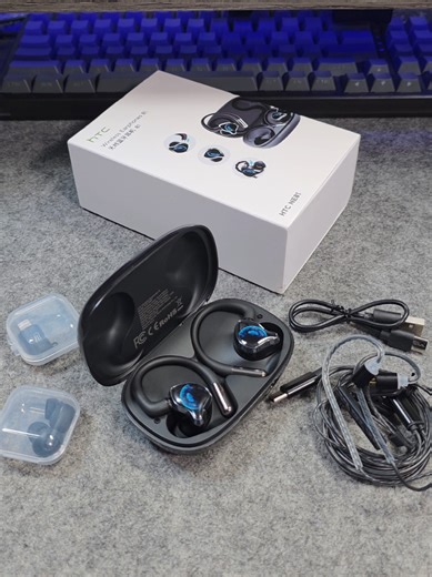 HTC NE81 3-in-1 Bluetooth Earphones: Versatile Use