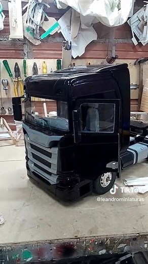 Detailed Black Semi-Truck Model Showcase