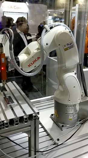 iREX 2017 - KUKA Robotics - KR 3 AGILUS - Screwdriving