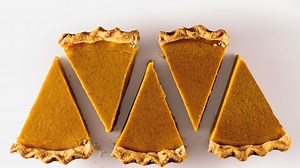Don't Ruin Thanksgiving With These Common Pumpkin Pie Mistakes