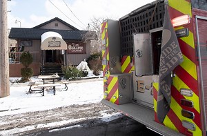 Kitchen fire temporarily closes Oak Tree Lounge in Jackson