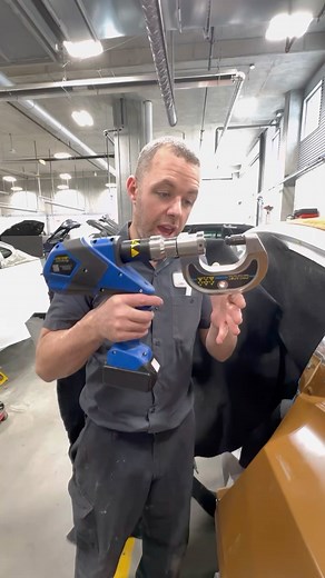 GERARD WHELAN - BODYMAN on Instagram: "Loving the pro spot rivet gun, battery powered and lighter than other rivet guns and also quick set up. So far so good 👌🏼….. • #prospot #collisioncenter #fix #toolsinaction #tooloftheday #tools #toolsofthetrade #autobody #bodyshoplife #luxurycarrepair #bodyshop #repair #replace #collision #collisionrepair #panelbeater #autobodyrepair #autobodyshop"