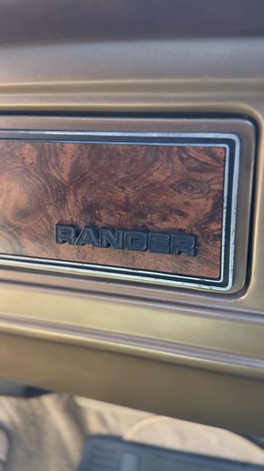 35K views · 40 reactions | 1979 F-100 Ranger La Hershey  #clasiconas #ford #fords #fordpickups #fordtruck #fordf100 #f100 #f100ranger #fordranger #rangerxlt #foringa #foringas #viejitaperobonita #f100dentside #79ford #ford79 #dentside #trending #explorepage #explore #fordmotorcompany #nacidosfordnacidosfuertes #jurupavalley #california #loscadetesdelinares #cruzandoelpuente #matamoros #texas #singlecablife | Las Clasiconas | Facebook