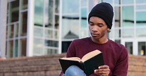 An Acting Coach's 5 Steps to Understanding Scenes as a Teen Actor
