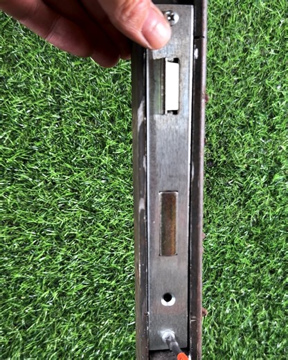 Genius tool trick for door lock installation | Genius Club