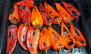 Pecena paprika iz rerne: Kako ispeci papriku u reni u stanu