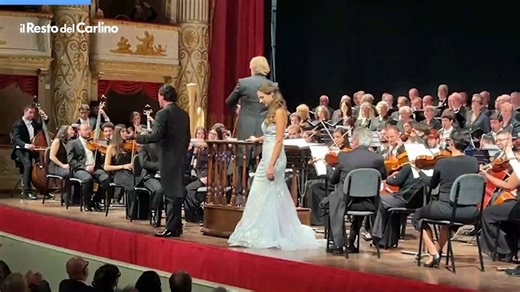 Concerto per i 90 anni di Pavarotti, il finale con il Brindisi della Traviata: video