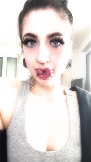 Understanding Body Modifications: Tongue Splitting Explained