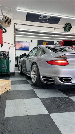 High flow cats do the trick #porsche911 #997turbo #exhaust #911turbo #997