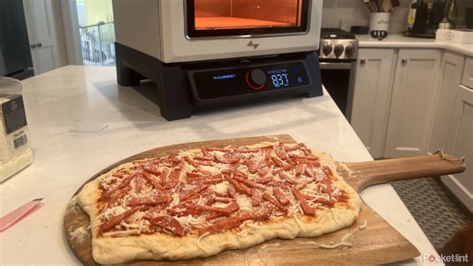 Whip up a fresh pizza in just two minutes with this pizza oven