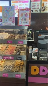 Best Iced Tea And Coffee At Dunkin Donuts, Bobae Tower, Bangkok