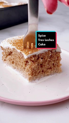 Delicious Spice Tres Leches Cake Recipe for Holiday Baking