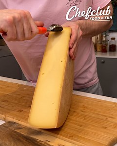 Raclette time 🧀🤩 Avec cette sélection de recettes, vous allez savourer la raclette sous toutes ses formes, pour toujours plus de gourmandise ! | Chefclub