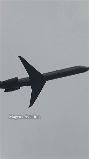 Láser Airlines MD-80 TAKEOFF