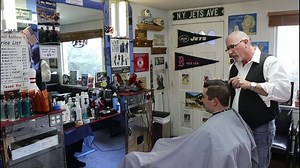Barber offering free haircuts to first responders extends event due to weather