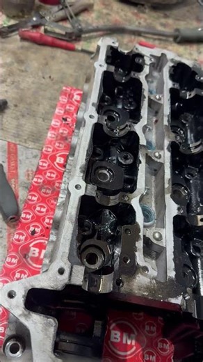 Valve Keepers Off in Seconds! #automobile #engineblock #carrepair #mechanic