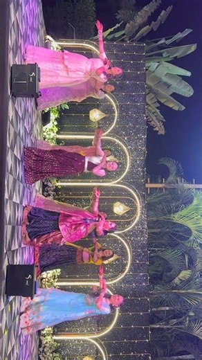 Mehndi Hai Lagne Wali | Beautiful Wedding Dance Performance 💃 | Ladies Group Dance