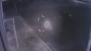 Surveillance video captures burglars rip doors off Seattle convenience store | Haystack News