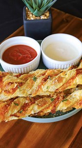 200K views · 604 reactions | https://tasty.co/recipe/puff-pastry-pizza-twists These Puff Pastry Pizza Twists are the perfect snack for game day, parties, or even an after-school treat & they’re ready in under 30 minutes!  Thanks to @juanbitatatime | Tasty | Facebook