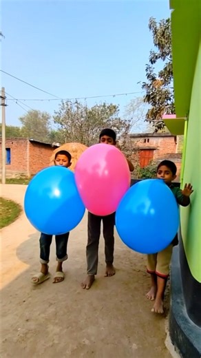 World’s Biggest Balloon Ever! 🎈 3 Friends Set an Incredible World Record