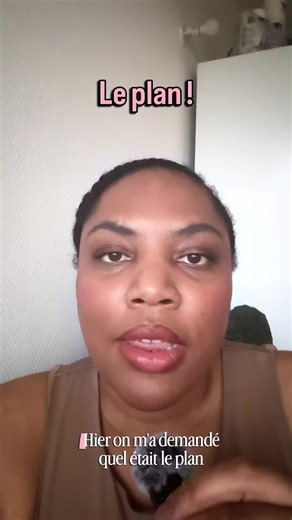 2026 on suit le plan … et voici le plan 👇🏽 🏃🏽‍♀️‍➡️ 3 séances de course à pieds par semaine en suivant le programme conçu par l’application @campus.coach (Un mois gratuit avec le code VAVARUN) 🏃🏽‍♀️‍➡️ 2 séances de renforcement musculaire à la salle ou à la maison 🤸🏽‍♀️ Exercice de mobilité pour faciliter mes mouvements en course à pieds ou en musculation 🍲 Alimentation saine en limitant au maximum les fast food, soda, etc 💧 4l d’eau par jour pour hydrater mon grand corps Si tu as des 