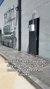 Who needs a smoke break when you’ve got a bubble break? 🫧✨ #BubbleBreak #WorkdayRelief #OfficeVibes #StressRelief #TeamFun | LOMA Health & Wellness