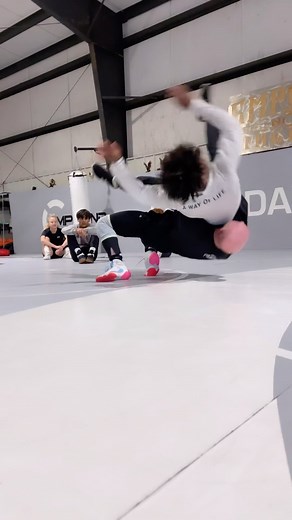 Quad Pod Bombs Beat the quad pod by getting a tight lock and popping your hips to roll your opponent through. 📍 McDonough, GA 🎙 @knarkill77 🤼 @jaredw.a | @jveionn_ ⚪️ @dollamurwrestling | Compound Wrestling